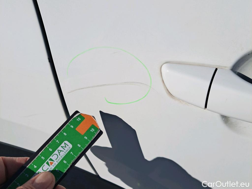  Peugeot  2008 PEUGEOT  / 2019 / 5P / todoterreno Allure BlueHDI 81kW (110CV) #5