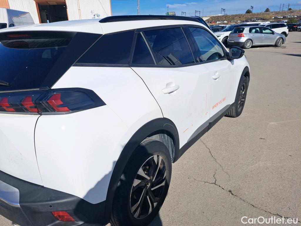  Peugeot  2008 PEUGEOT  / 2019 / 5P / todoterreno Allure BlueHDI 81kW (110CV) #11