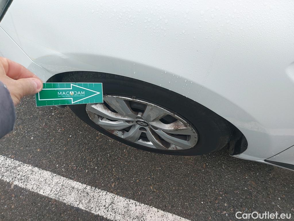  Renault  Clio RENAULT  / 2019 / 5P / berlina con portón Business TCe 74 kW (100CV) GLP #17