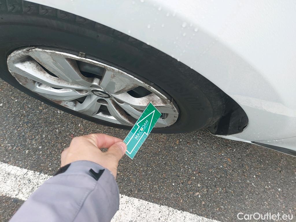  Renault  Clio RENAULT  / 2019 / 5P / berlina con portón Business TCe 74 kW (100CV) GLP #18