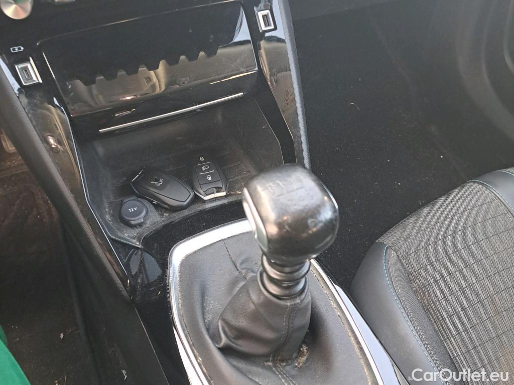  Peugeot  2008 PEUGEOT  / 2019 / 5P / todoterreno Allure BlueHDI 81kW (110CV) #25