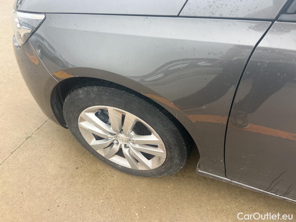  Peugeot  308 PEUGEOT  / 2017 / 5P / berlina con portón 5P Active Pack BlueHDi 100 S&S (AC) #5