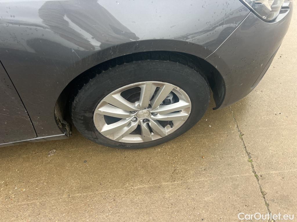  Peugeot  308 PEUGEOT  / 2017 / 5P / berlina con portón 5P Active Pack BlueHDi 100 S&S (AC) #18