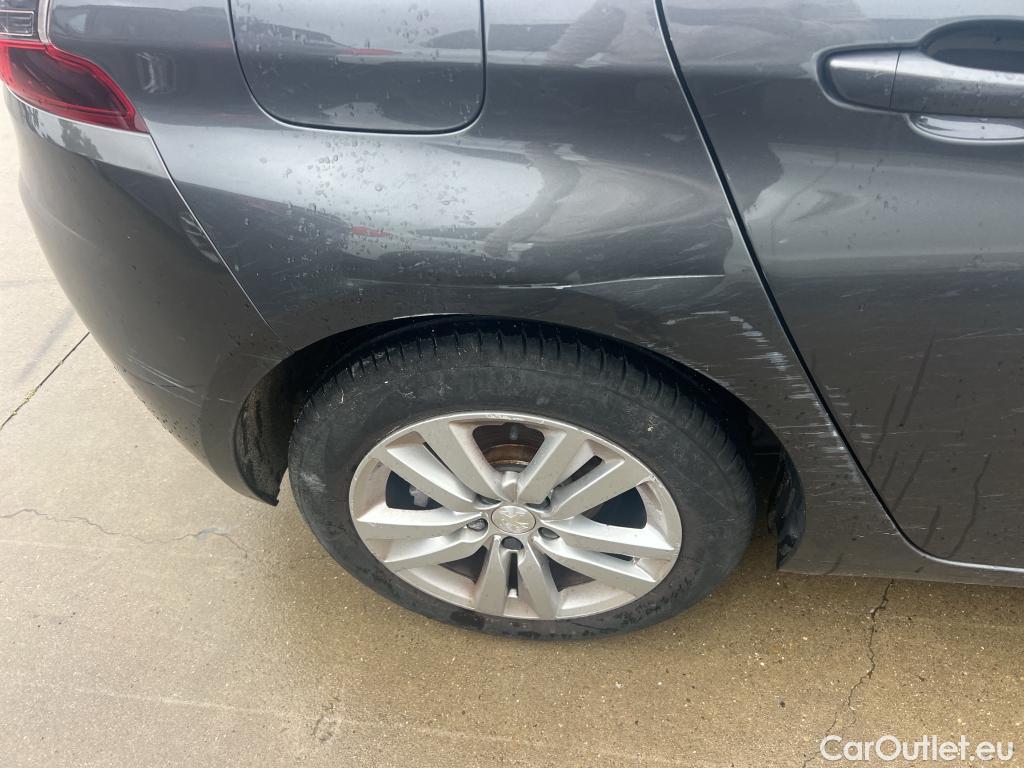  Peugeot  308 PEUGEOT  / 2017 / 5P / berlina con portón 5P Active Pack BlueHDi 100 S&S (AC) #1