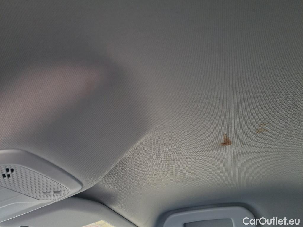  Peugeot  2008 PEUGEOT  / 2019 / 5P / todoterreno Allure BlueHDI 81kW (110CV) #32