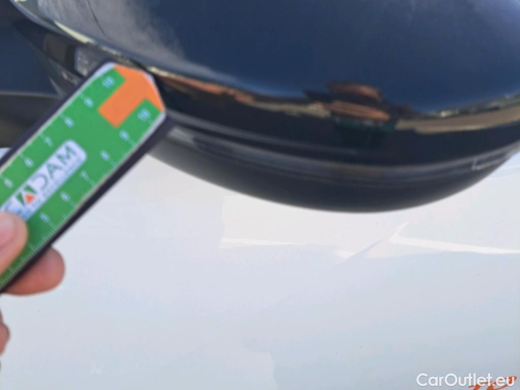  Peugeot  2008 PEUGEOT  / 2019 / 5P / todoterreno Allure BlueHDI 81kW (110CV) #56