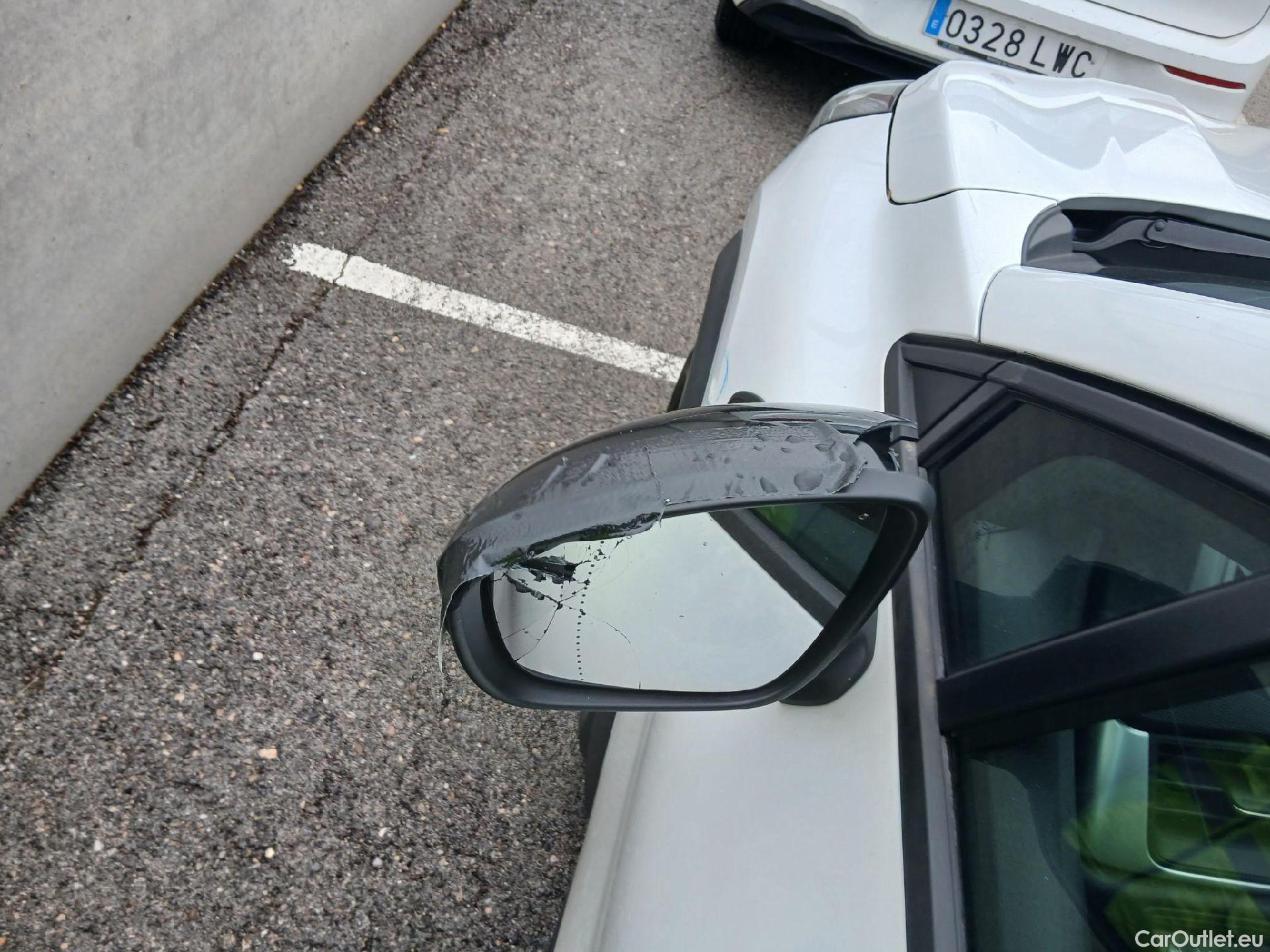  Renault  Captur RENAULT  / 2020 / 5P / todoterreno equilibre TCe 74 kW (100CV) GLP #6