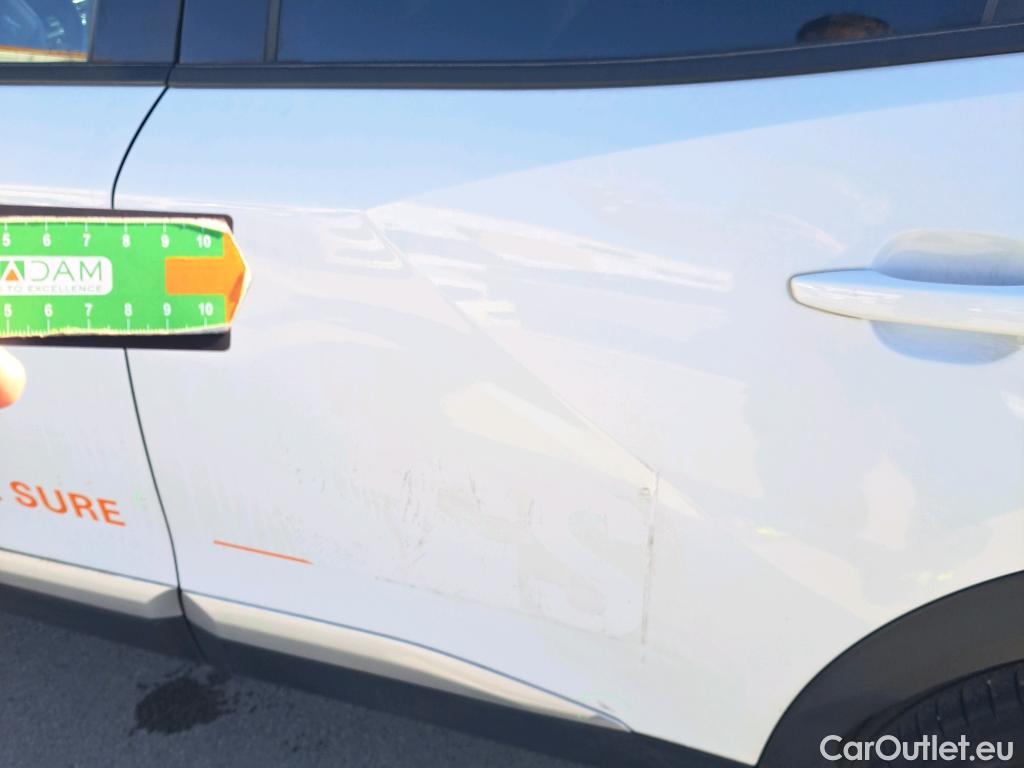  Peugeot  2008 PEUGEOT  / 2019 / 5P / todoterreno Allure BlueHDI 81kW (110CV) #44