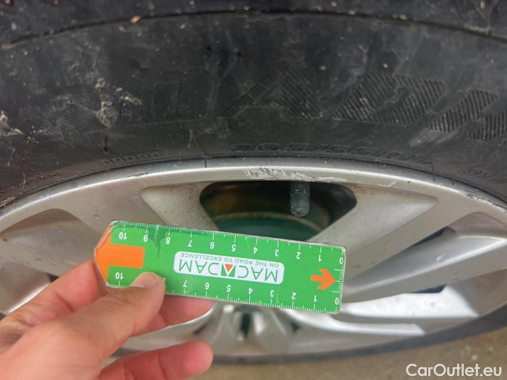  Peugeot  308 PEUGEOT  / 2017 / 5P / berlina con portón 5P Active Pack BlueHDi 100 S&S (AC) #22