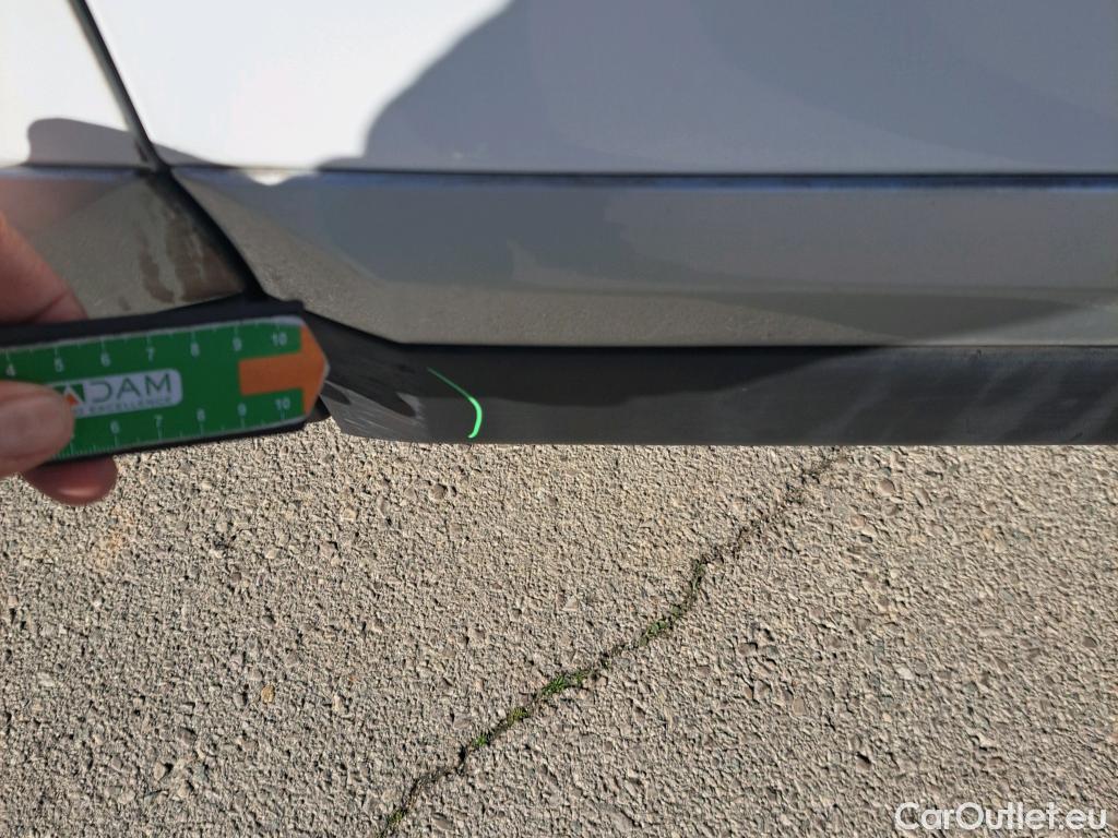  Peugeot  2008 PEUGEOT  / 2019 / 5P / todoterreno Allure BlueHDI 81kW (110CV) #38