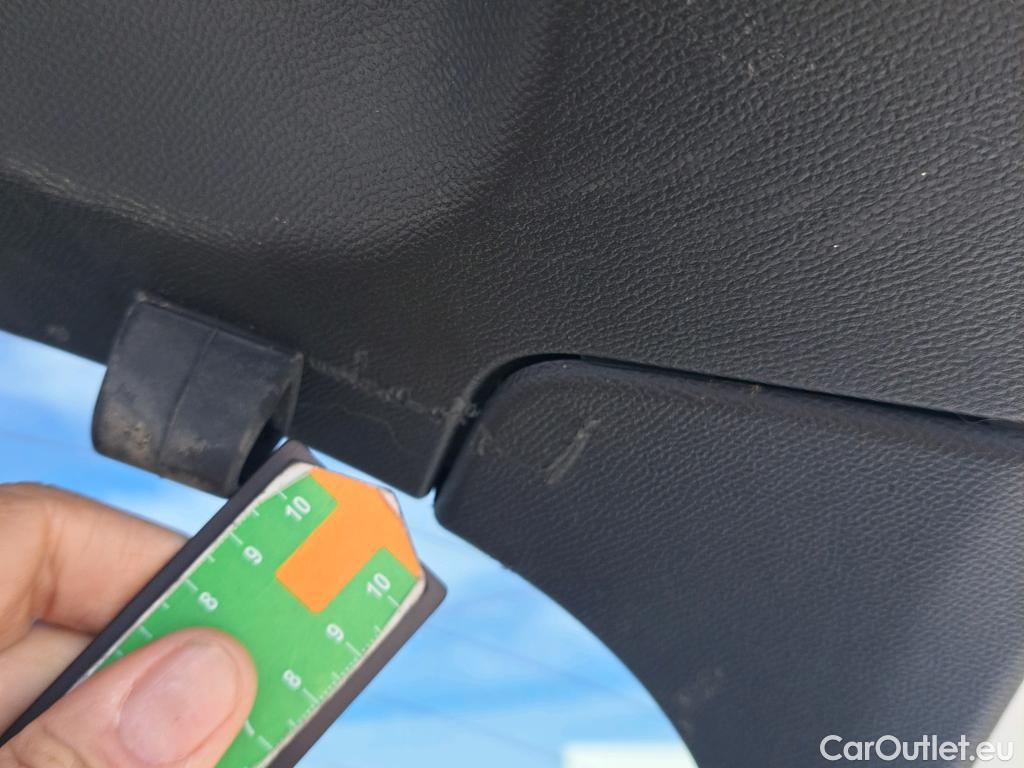  Peugeot  2008 PEUGEOT  / 2019 / 5P / todoterreno Allure BlueHDI 81kW (110CV) #21