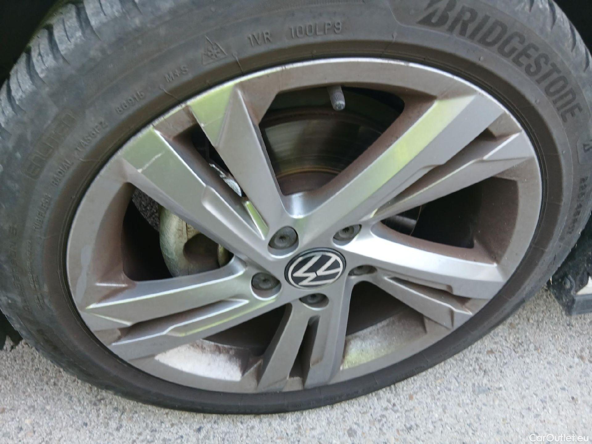  Volkswagen  Golf  VOLKSWAGEN / 2020 / 5P / berlina con portón R-Line 2.0 TDI 110kW (150CV) DSG #2