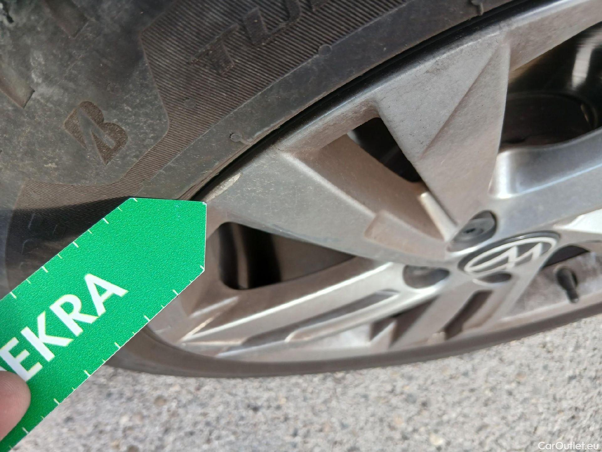  Volkswagen  Golf  VOLKSWAGEN / 2020 / 5P / berlina con portón R-Line 2.0 TDI 110kW (150CV) DSG #13