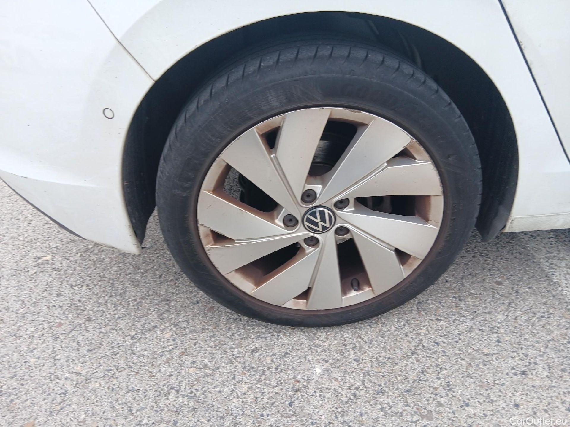  Volkswagen  Golf  VOLKSWAGEN / 2020 / 5P / berlina con portón Style 1.5 eTSI 110kW (150CV) DSG #17