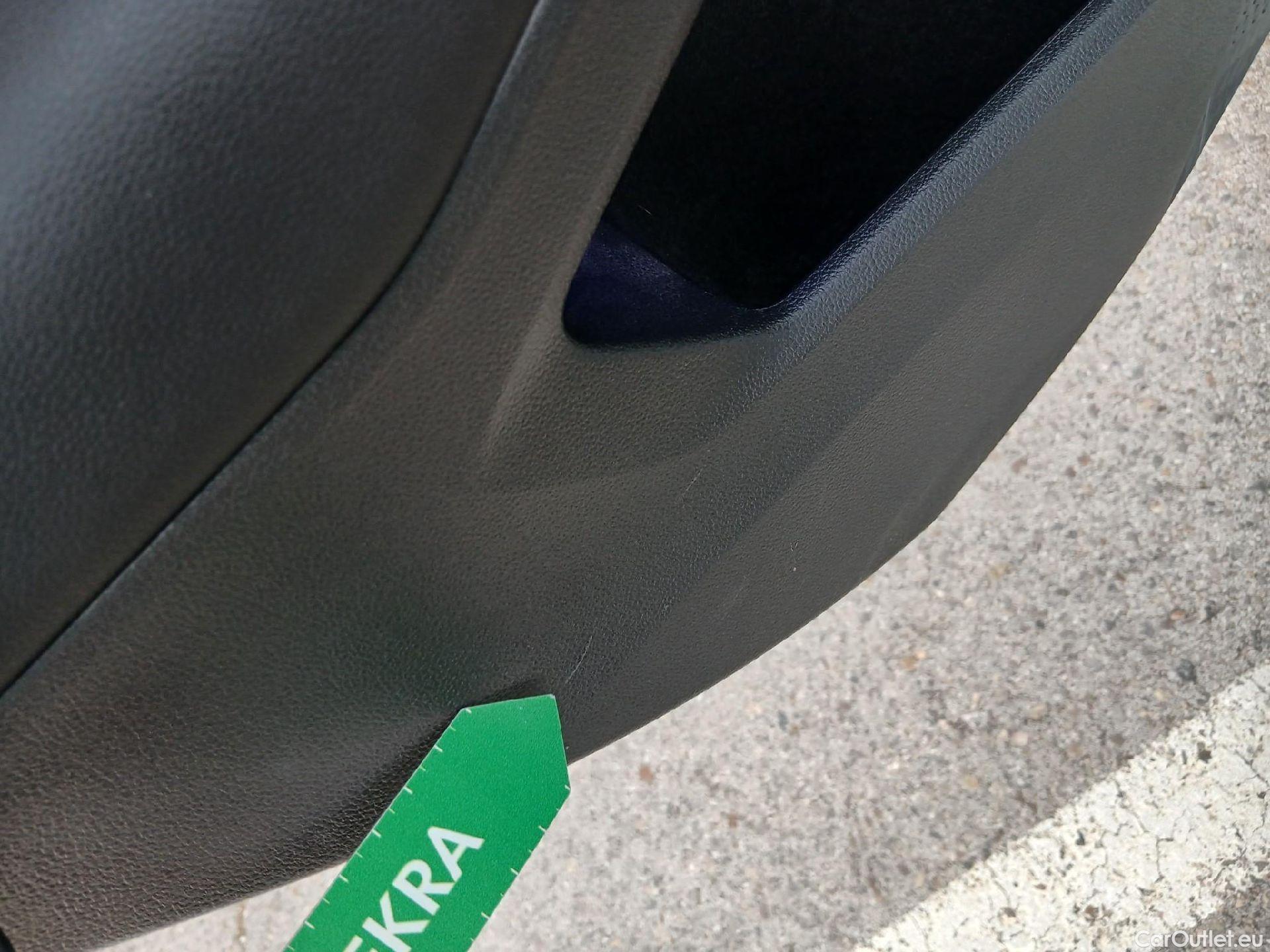  Volkswagen  Golf  VOLKSWAGEN / 2020 / 5P / berlina con portón R-Line 2.0 TDI 110kW (150CV) DSG #3