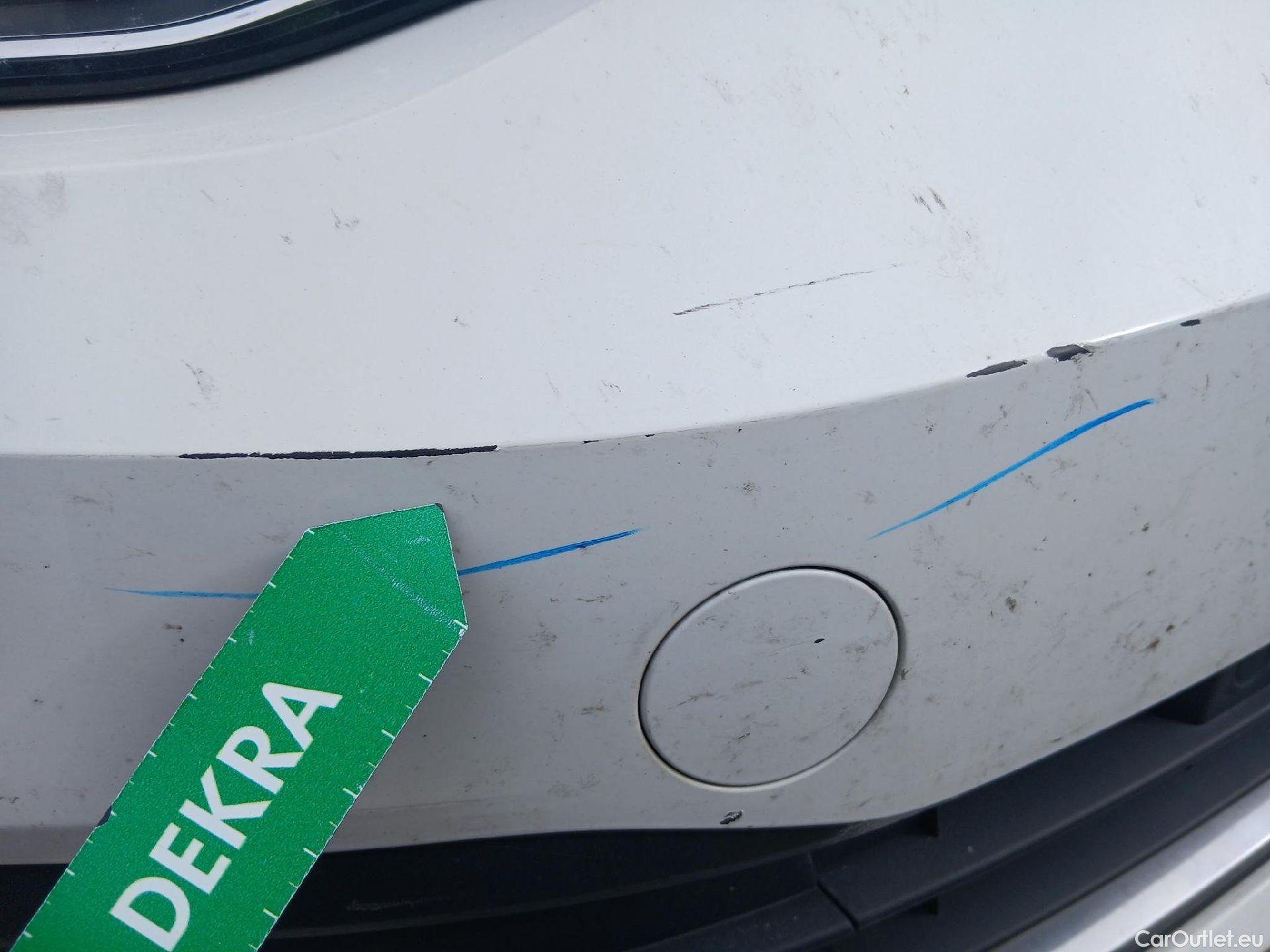  Volkswagen  Golf  VOLKSWAGEN / 2020 / 5P / berlina con portón Style 1.5 eTSI 110kW (150CV) DSG #4