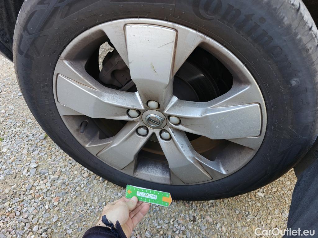  Volvo  XC 40 VOLVO XC40 / 2017 / 5P / todoterreno 2.0 B4 G AWD Momentum Pro Auto #25