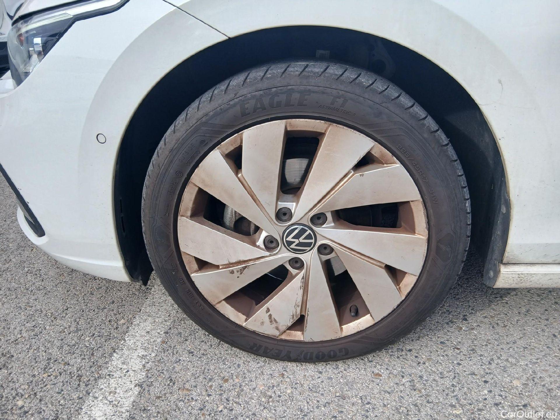  Volkswagen  Golf  VOLKSWAGEN / 2020 / 5P / berlina con portón Style 1.5 eTSI 110kW (150CV) DSG #8