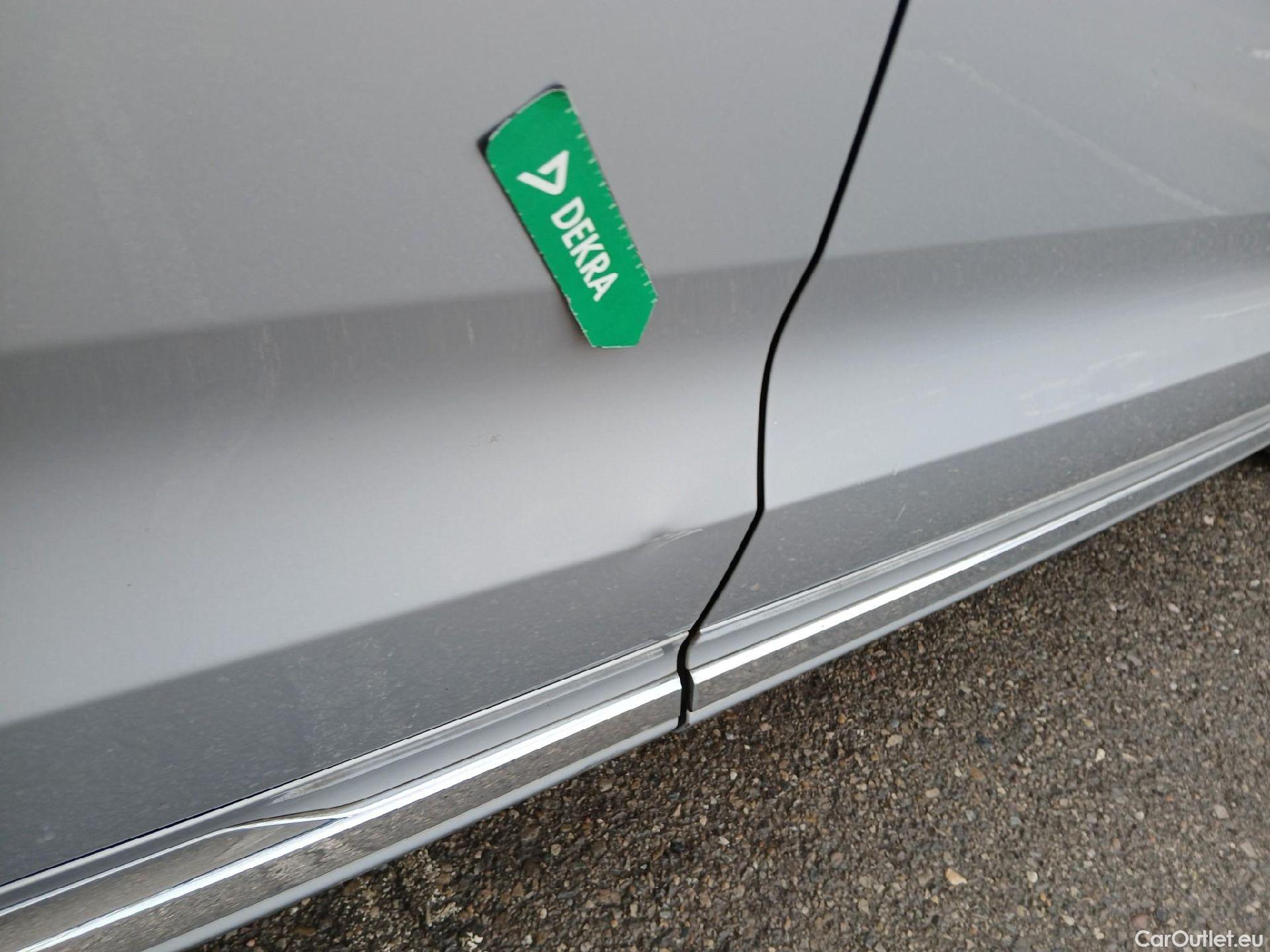  Volvo  XC60 VOLVO  / 2017 / 5P / todoterreno 2.0 B4 D Plus Bright Auto #22