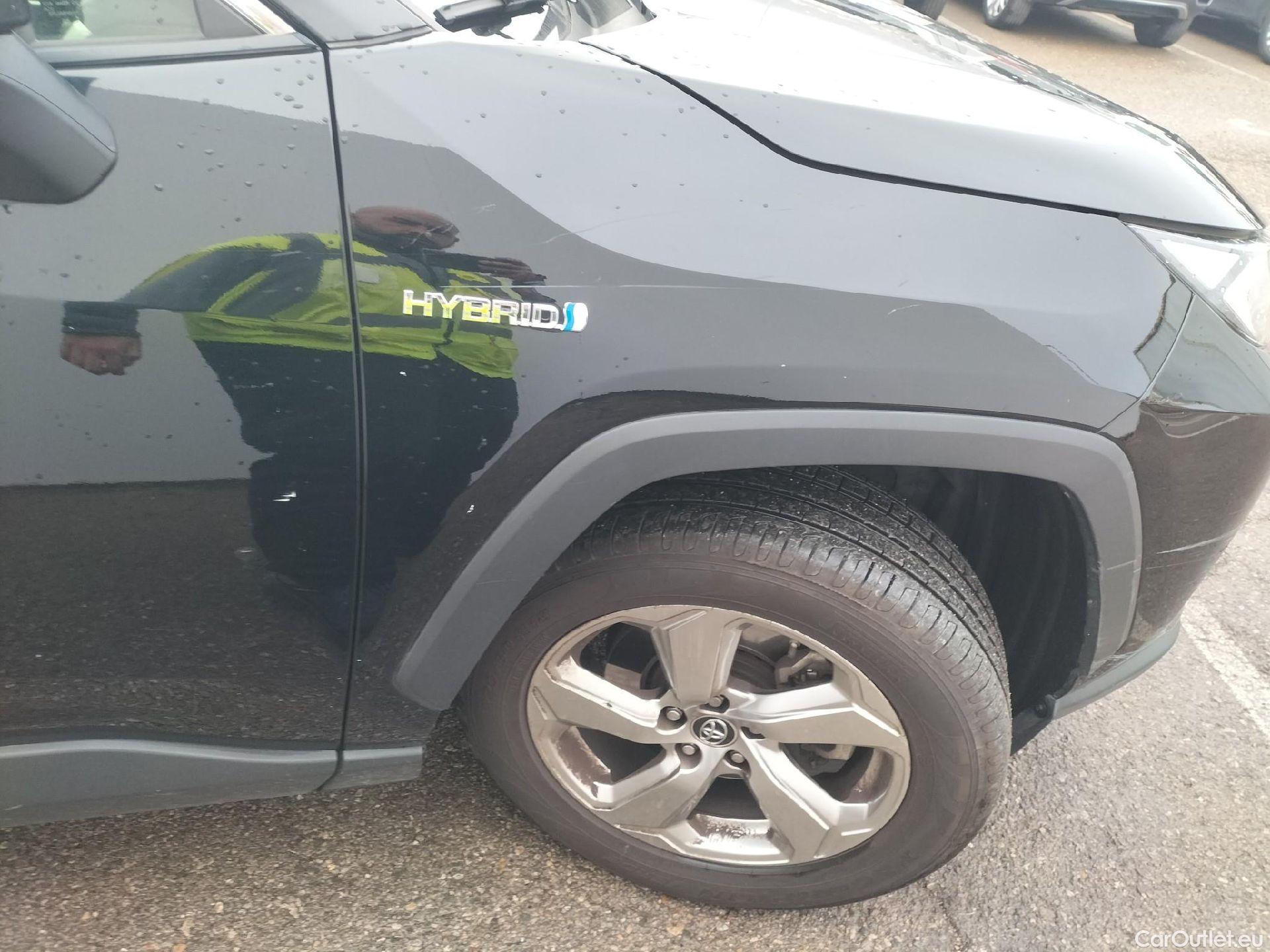  Toyota  RAV4 TOYOTA  / 2018 / 5P / todoterreno 2.5l 220H Advance 4WD #67