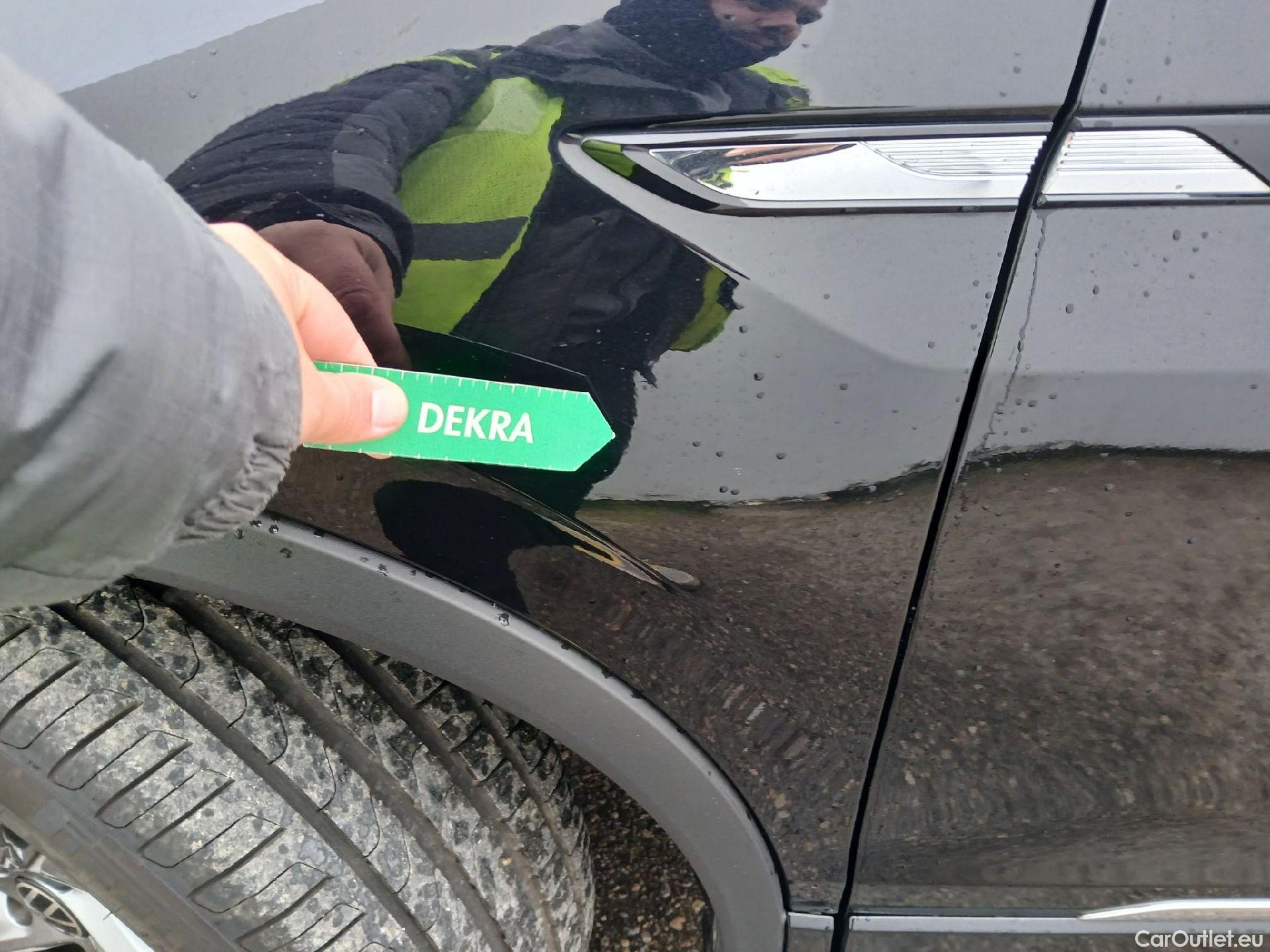  Volkswagen  Tiguan VOLKSWAGEN  / 2020 / 5P / todoterreno R-Line 2.0 TDI 110kW (150CV) DSG #7