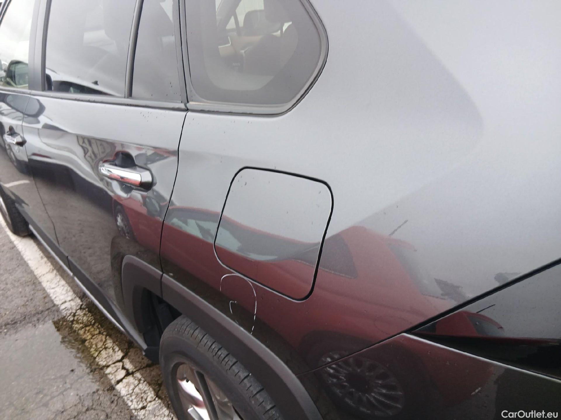  Toyota  RAV4 TOYOTA  / 2018 / 5P / todoterreno 2.5l 220H Luxury #6