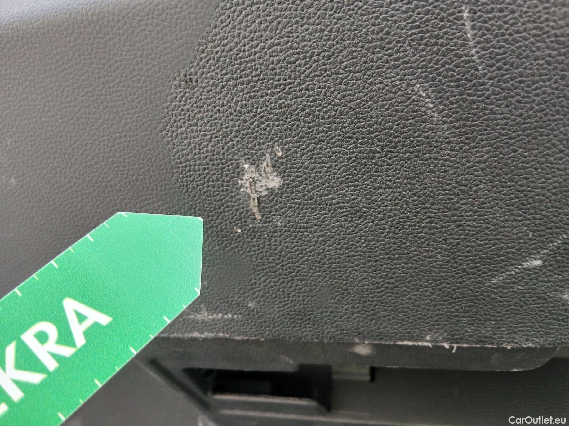  Volkswagen  Golf  VOLKSWAGEN / 2020 / 5P / berlina con portón R-Line 2.0 TDI 110kW (150CV) DSG #8