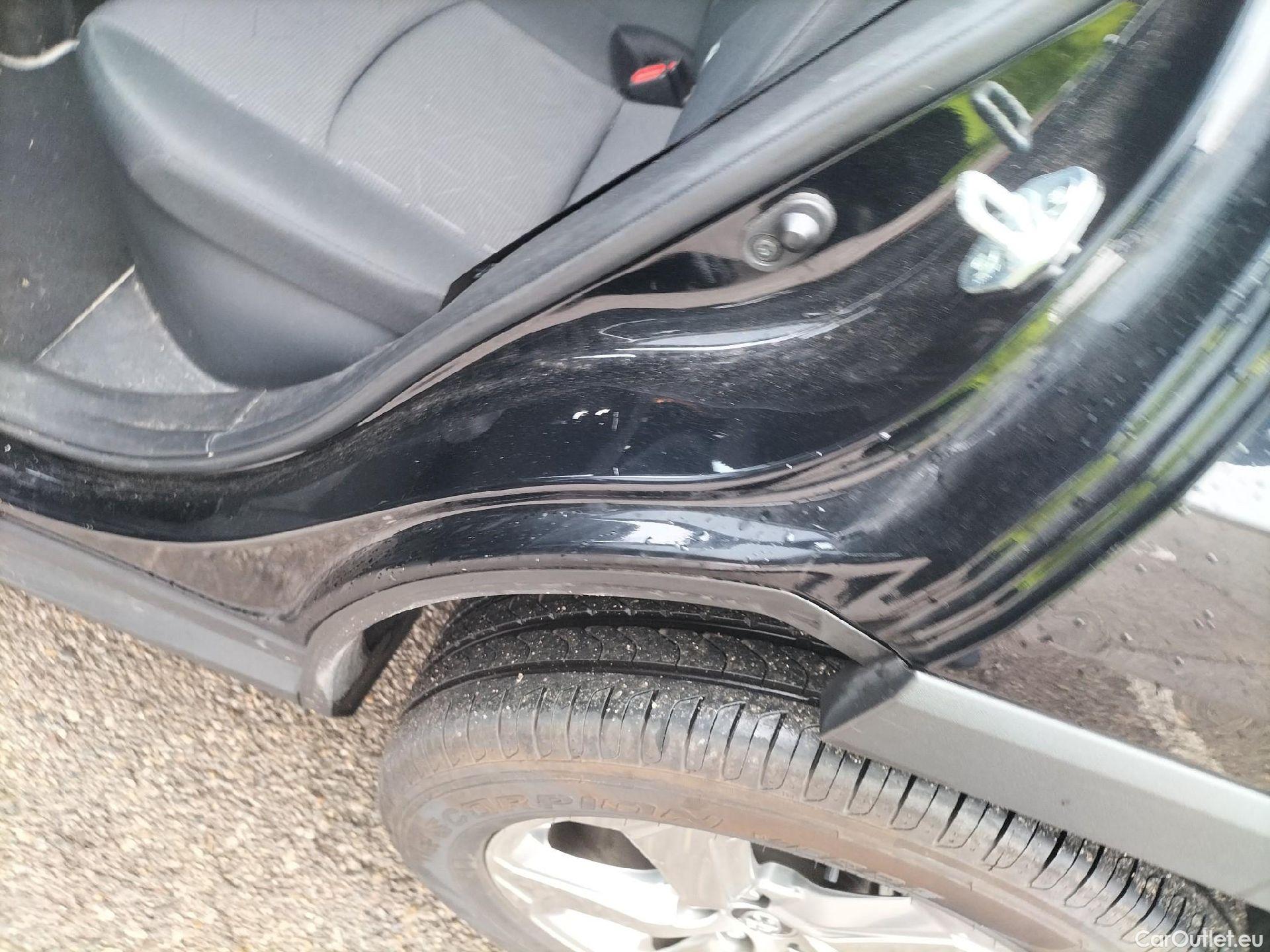  Toyota  RAV4 TOYOTA  / 2018 / 5P / todoterreno 2.5l 220H Advance 4WD #33