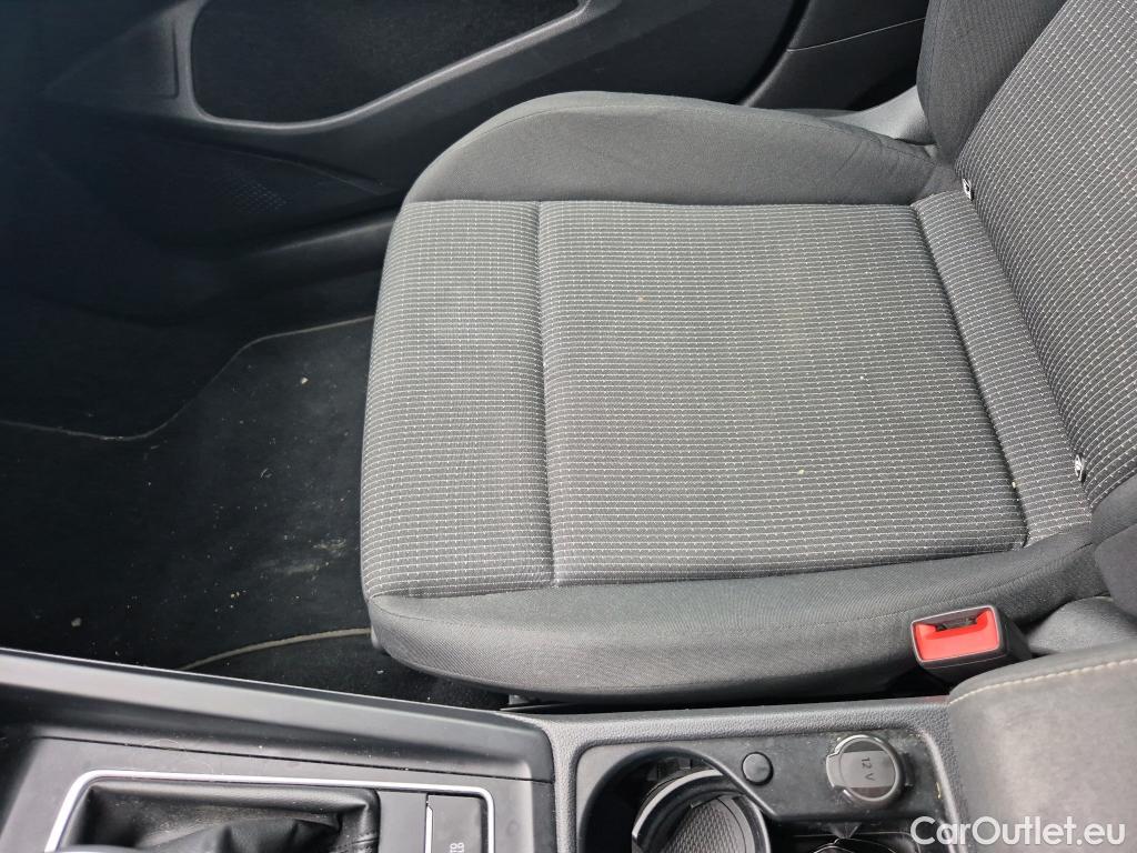  Volkswagen  Golf  VOLKSWAGEN / 2020 / 5P / berlina con portón 2.0 TDI 85kW (115CV) (AC4) #15