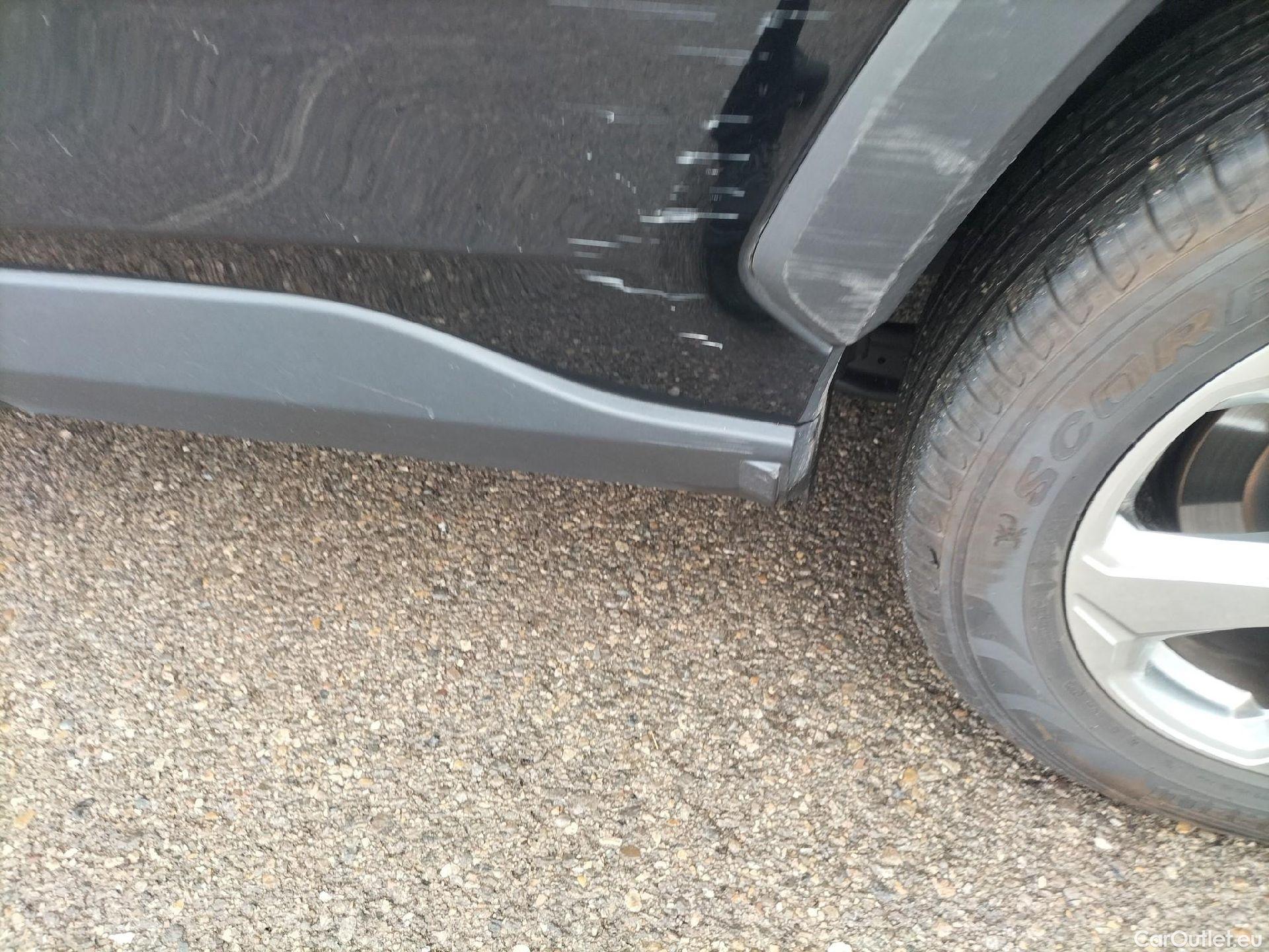  Toyota  RAV4 TOYOTA  / 2018 / 5P / todoterreno 2.5l 220H Advance 4WD #31