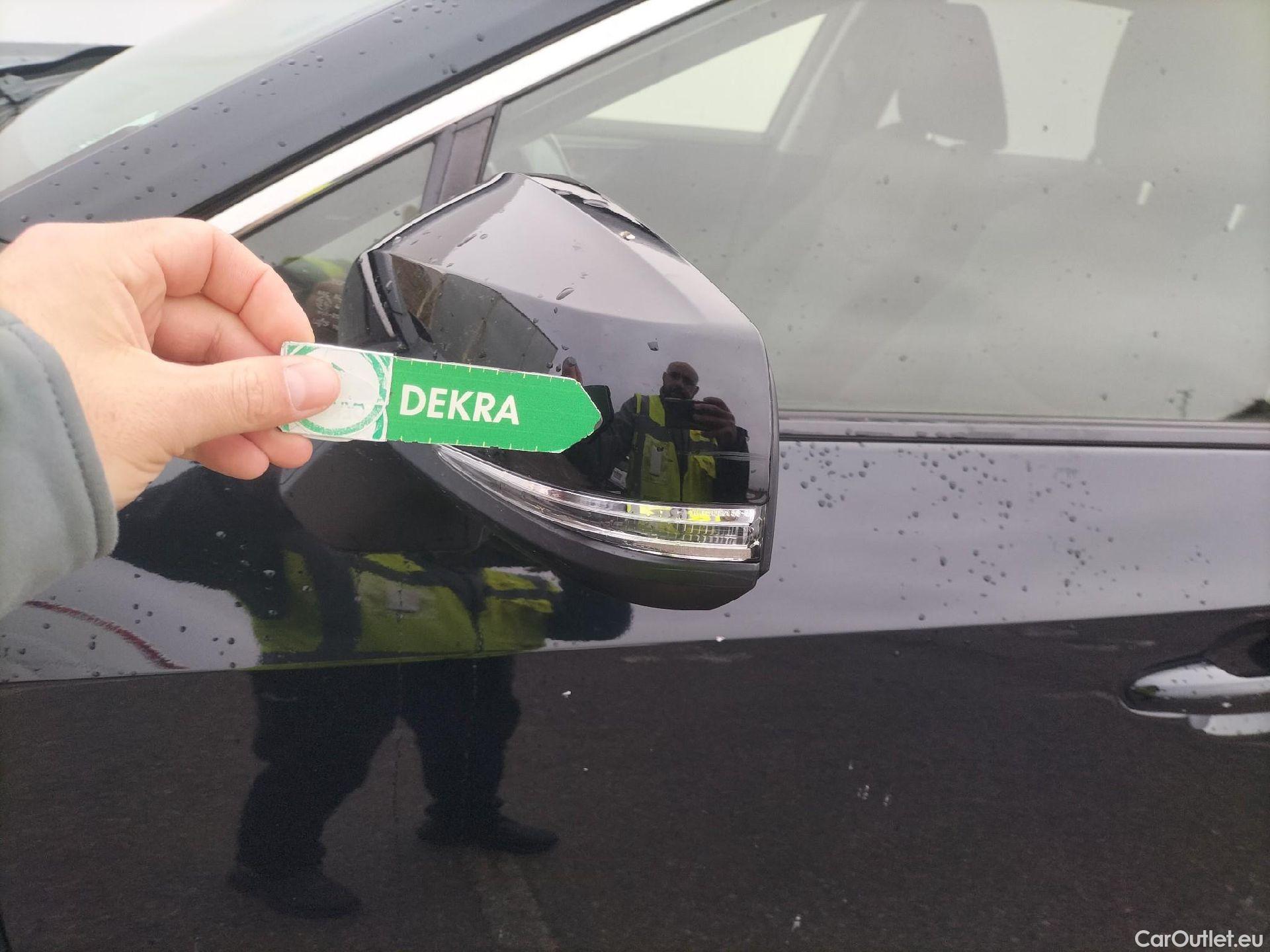  Toyota  RAV4 TOYOTA  / 2018 / 5P / todoterreno 2.5l 220H Advance 4WD #17