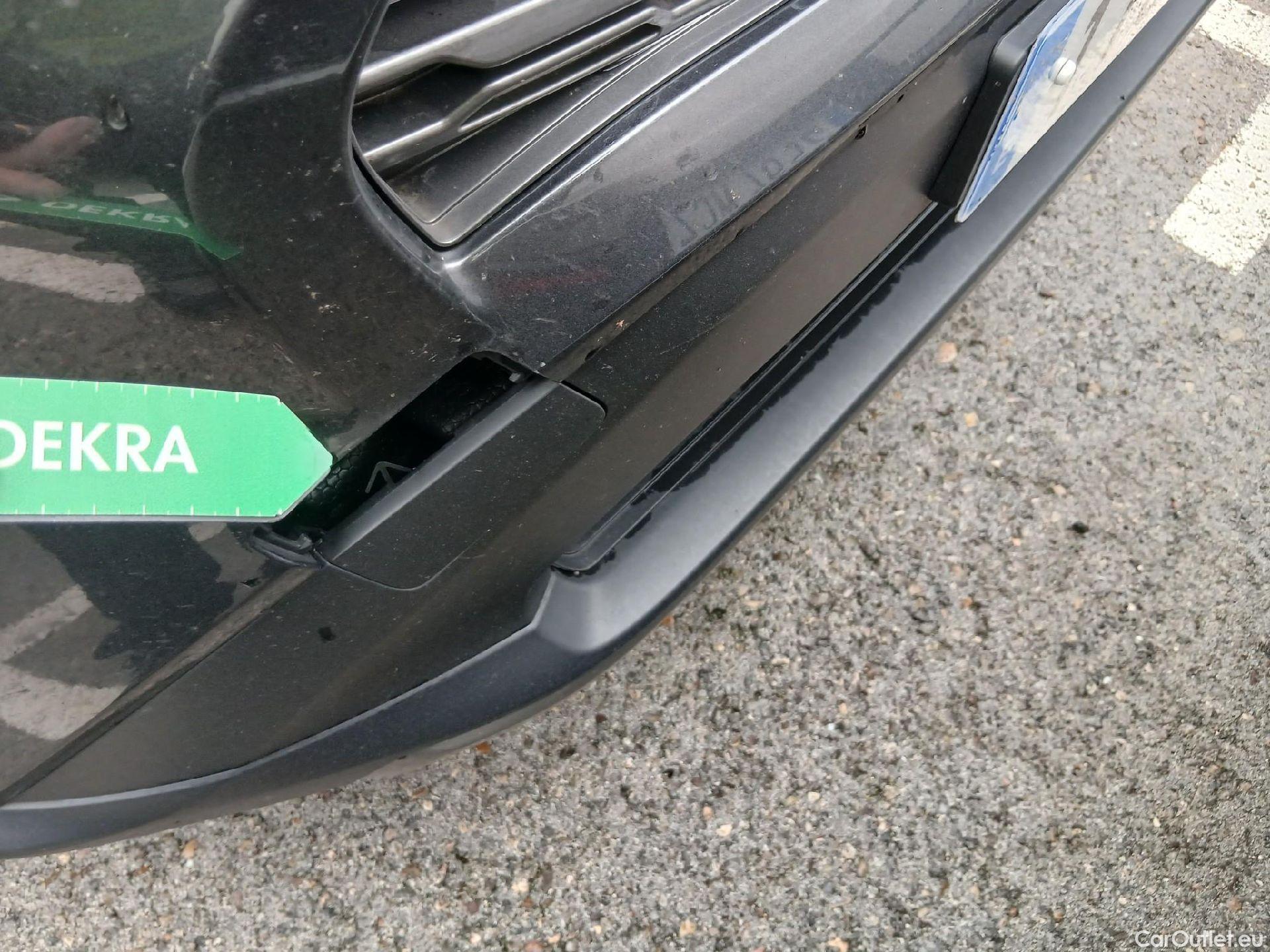  Toyota  RAV4 TOYOTA  / 2018 / 5P / todoterreno 2.5l 220H Luxury #2