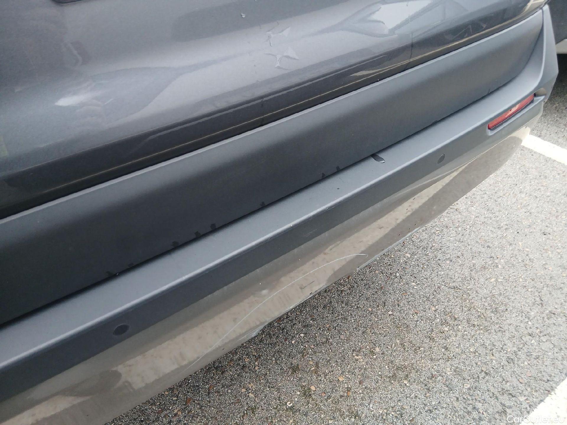  Toyota  RAV4 TOYOTA  / 2018 / 5P / todoterreno 2.5l 220H Luxury #11