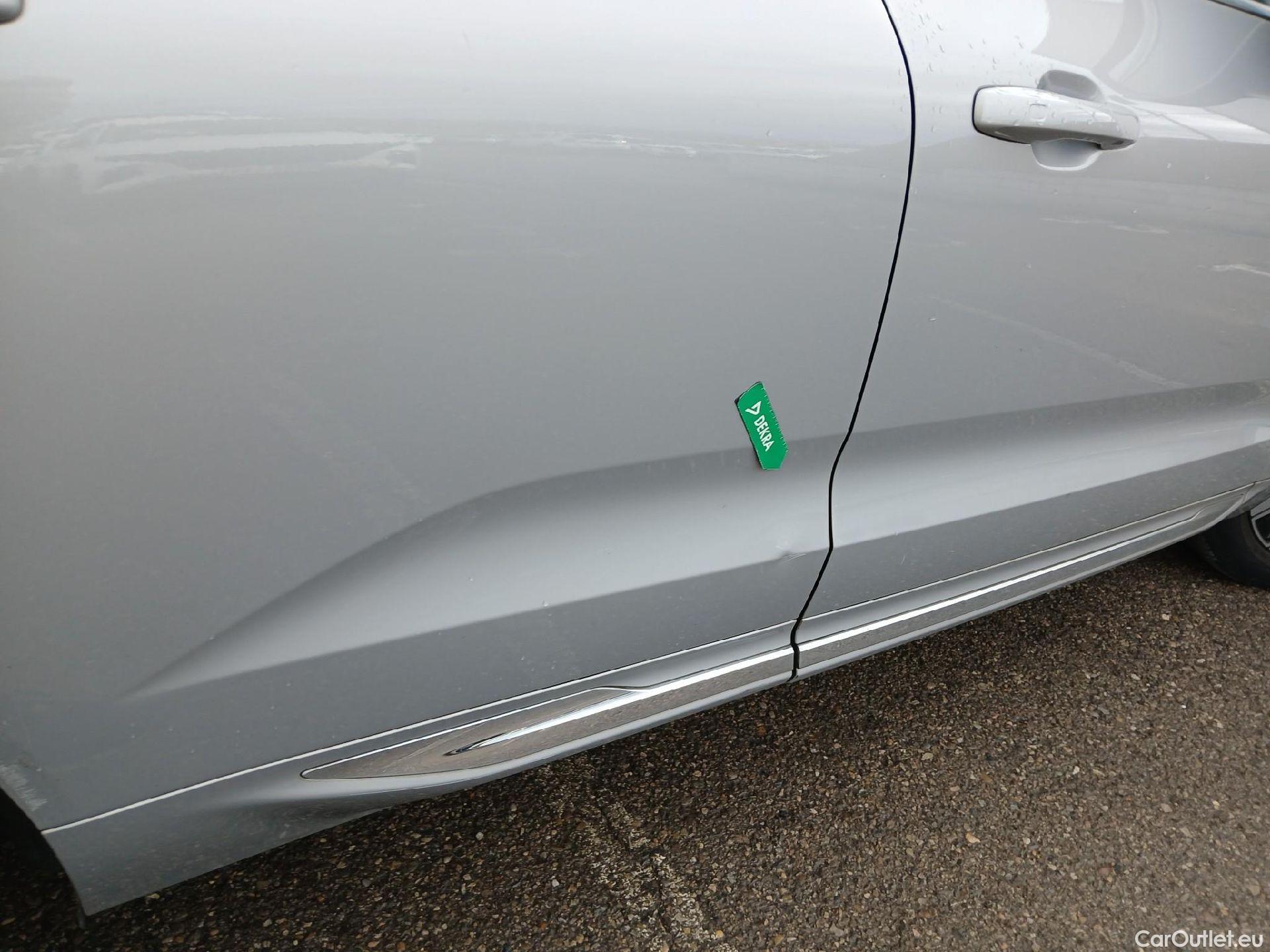  Volvo  XC60 VOLVO  / 2017 / 5P / todoterreno 2.0 B4 D Plus Bright Auto #23