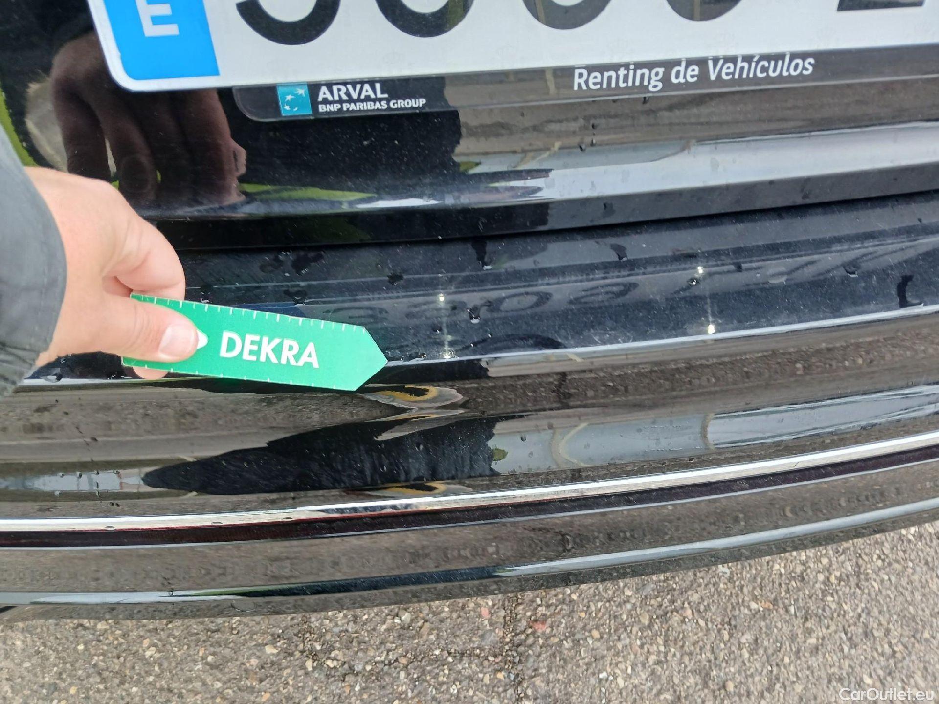  Volkswagen  Tiguan VOLKSWAGEN  / 2020 / 5P / todoterreno R-Line 2.0 TDI 110kW (150CV) DSG #13