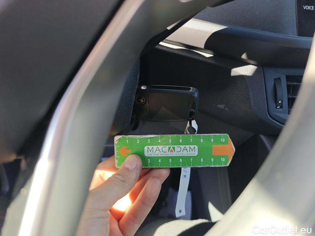  Volkswagen  T-CROSS VOLKSWAGEN  / 2018 / 5P / todoterreno Edition 1.0 TSI 70kW (95CV) #2