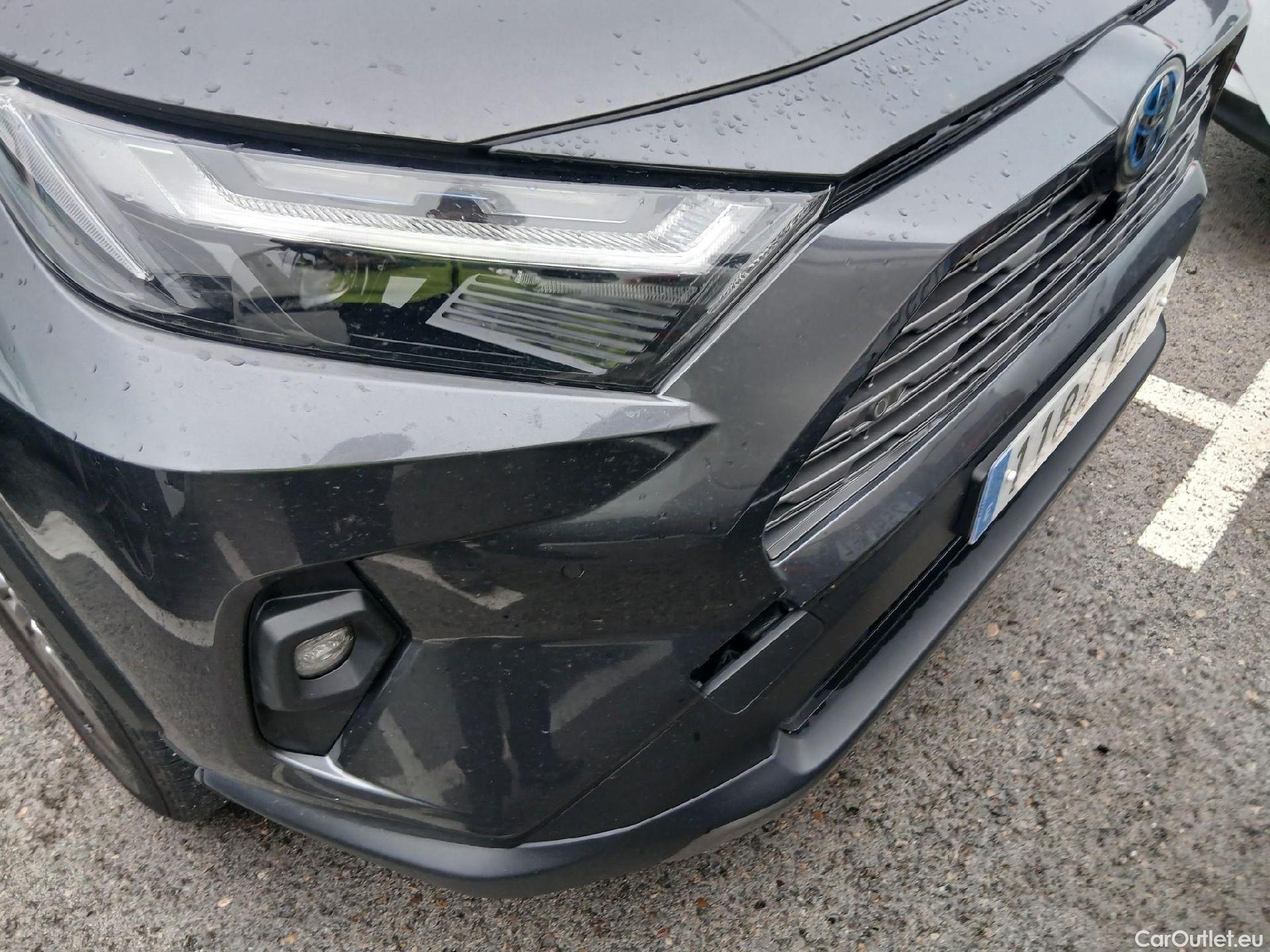  Toyota  RAV4 TOYOTA  / 2018 / 5P / todoterreno 2.5l 220H Luxury #3