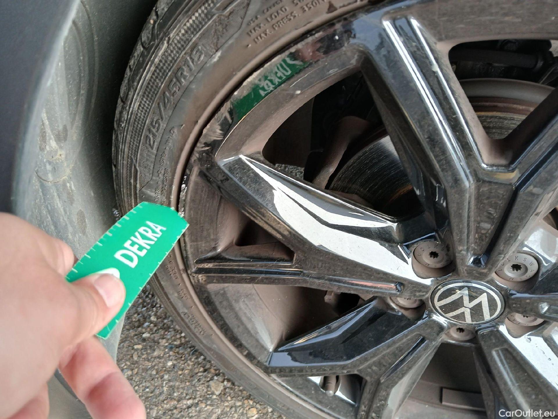  Volkswagen  T-CROSS VOLKSWAGEN  / 2018 / 5P / todoterreno Sport 1.5 TSI 110kW (150CV) DSG #9