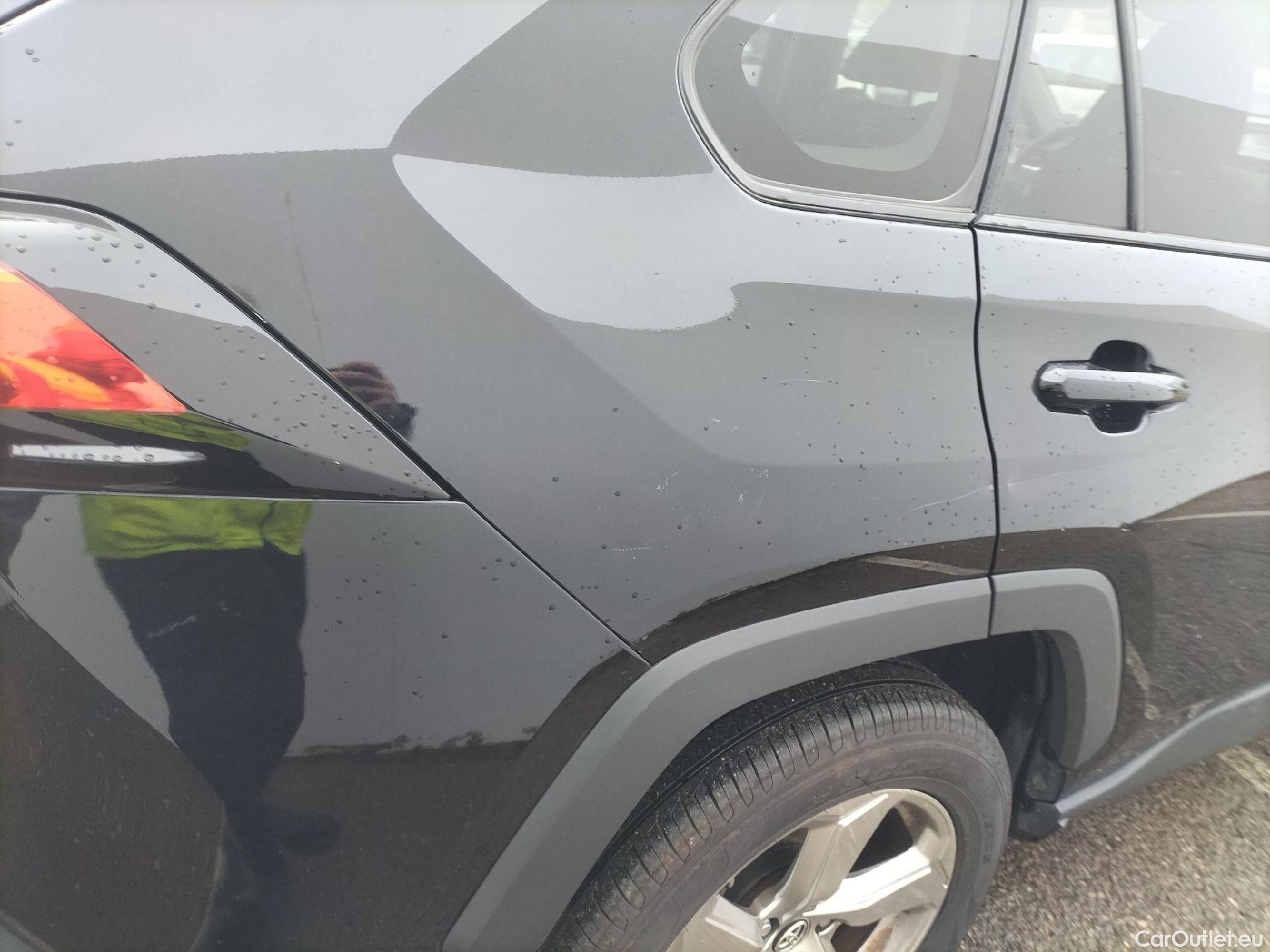  Toyota  RAV4 TOYOTA  / 2018 / 5P / todoterreno 2.5l 220H Advance 4WD #51