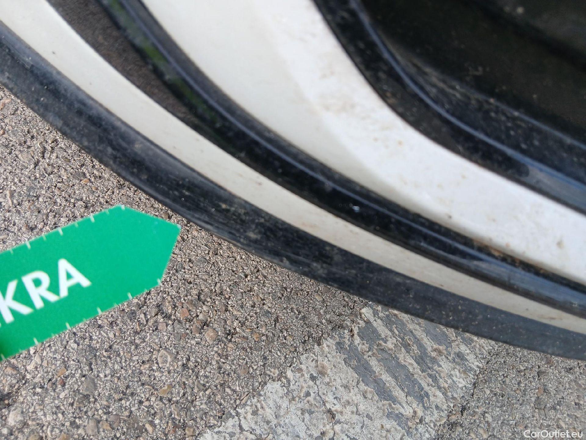  Volkswagen  Golf  VOLKSWAGEN / 2020 / 5P / berlina con portón R-Line 2.0 TDI 110kW (150CV) DSG #19