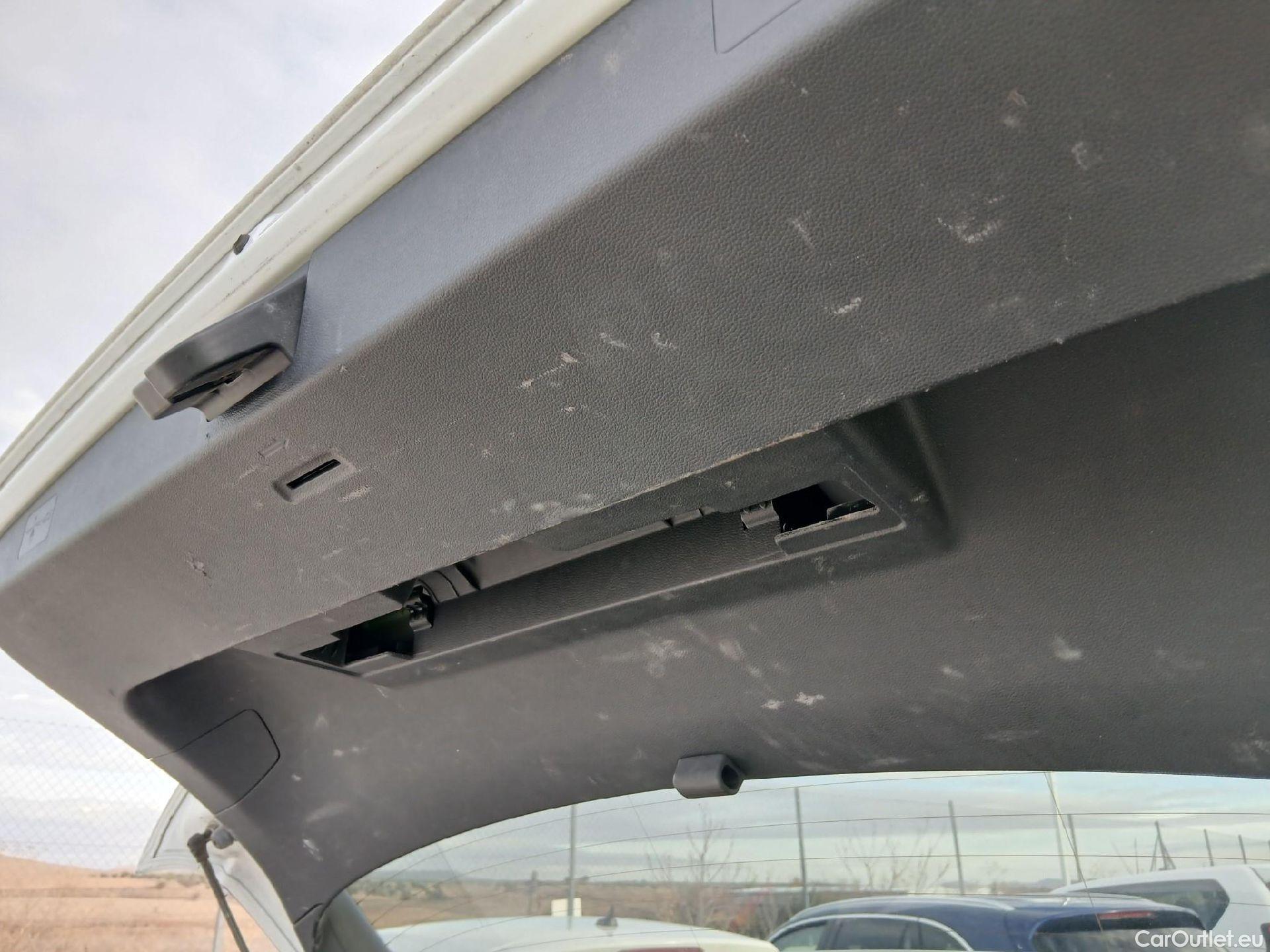  Volkswagen  Golf  VOLKSWAGEN / 2020 / 5P / berlina con portón R-Line 2.0 TDI 110kW (150CV) DSG #7