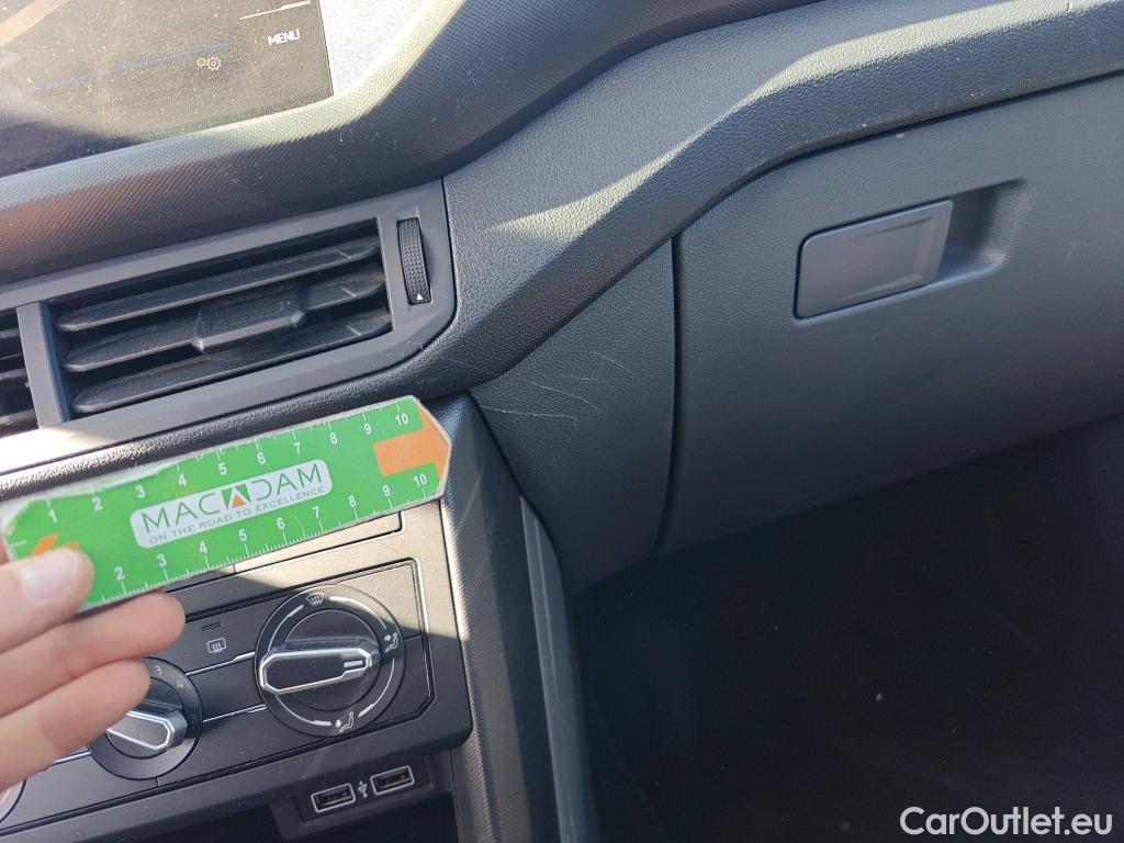  Volkswagen  T-CROSS VOLKSWAGEN  / 2018 / 5P / todoterreno Edition 1.0 TSI 70kW (95CV) #9