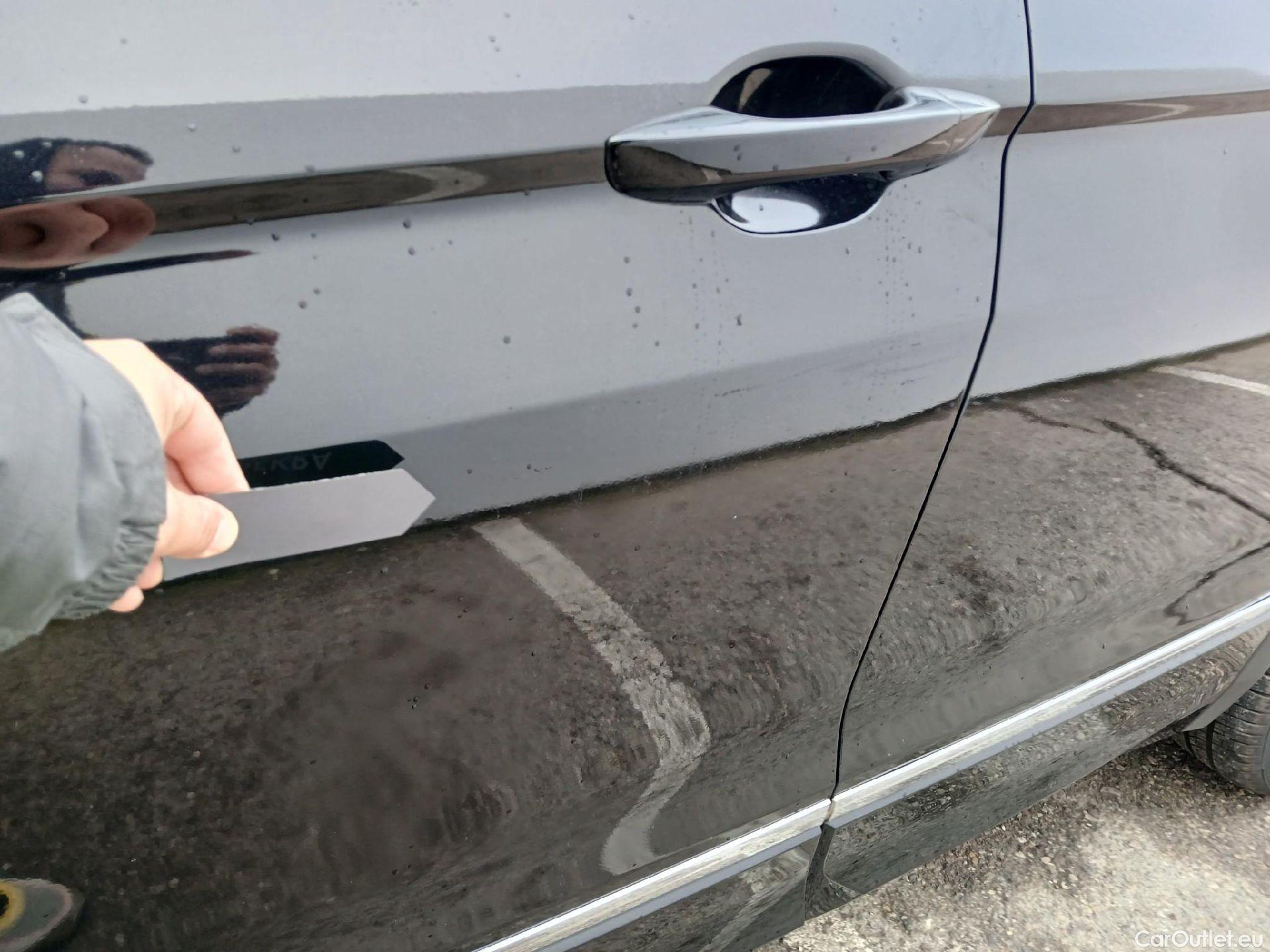  Volkswagen  Tiguan VOLKSWAGEN  / 2020 / 5P / todoterreno R-Line 2.0 TDI 110kW (150CV) DSG #10