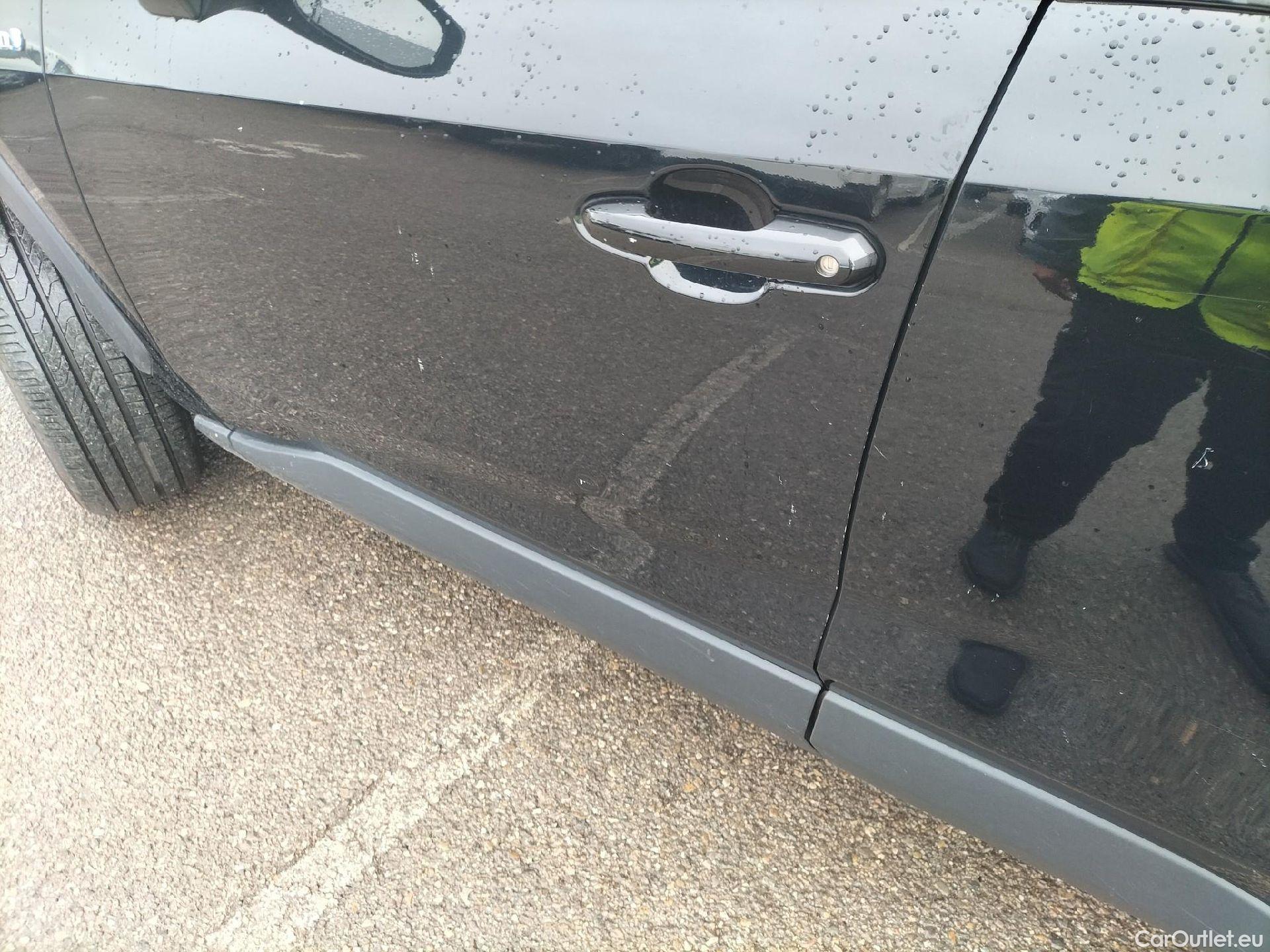  Toyota  RAV4 TOYOTA  / 2018 / 5P / todoterreno 2.5l 220H Advance 4WD #21