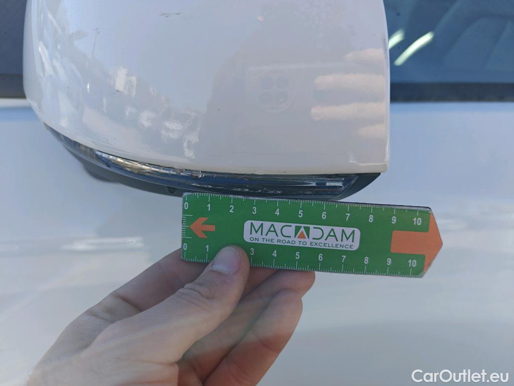  Volvo  XC 40 VOLVO XC40 / 2017 / 5P / todoterreno 2.0 B4 G AWD Momentum Pro Auto #9