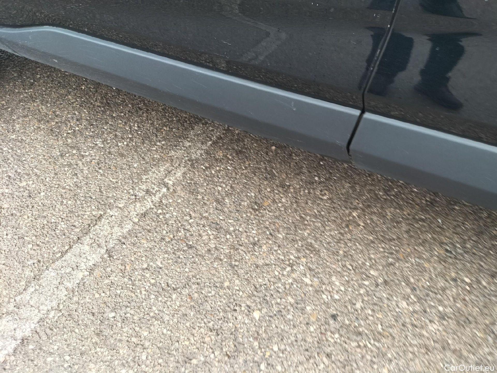  Toyota  RAV4 TOYOTA  / 2018 / 5P / todoterreno 2.5l 220H Advance 4WD #24