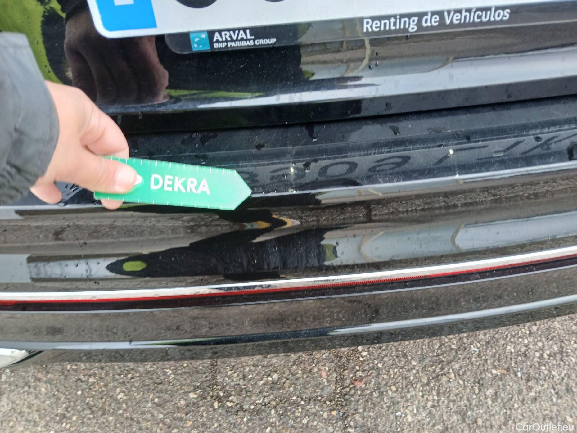  Volkswagen  Tiguan VOLKSWAGEN  / 2020 / 5P / todoterreno R-Line 2.0 TDI 110kW (150CV) DSG #14