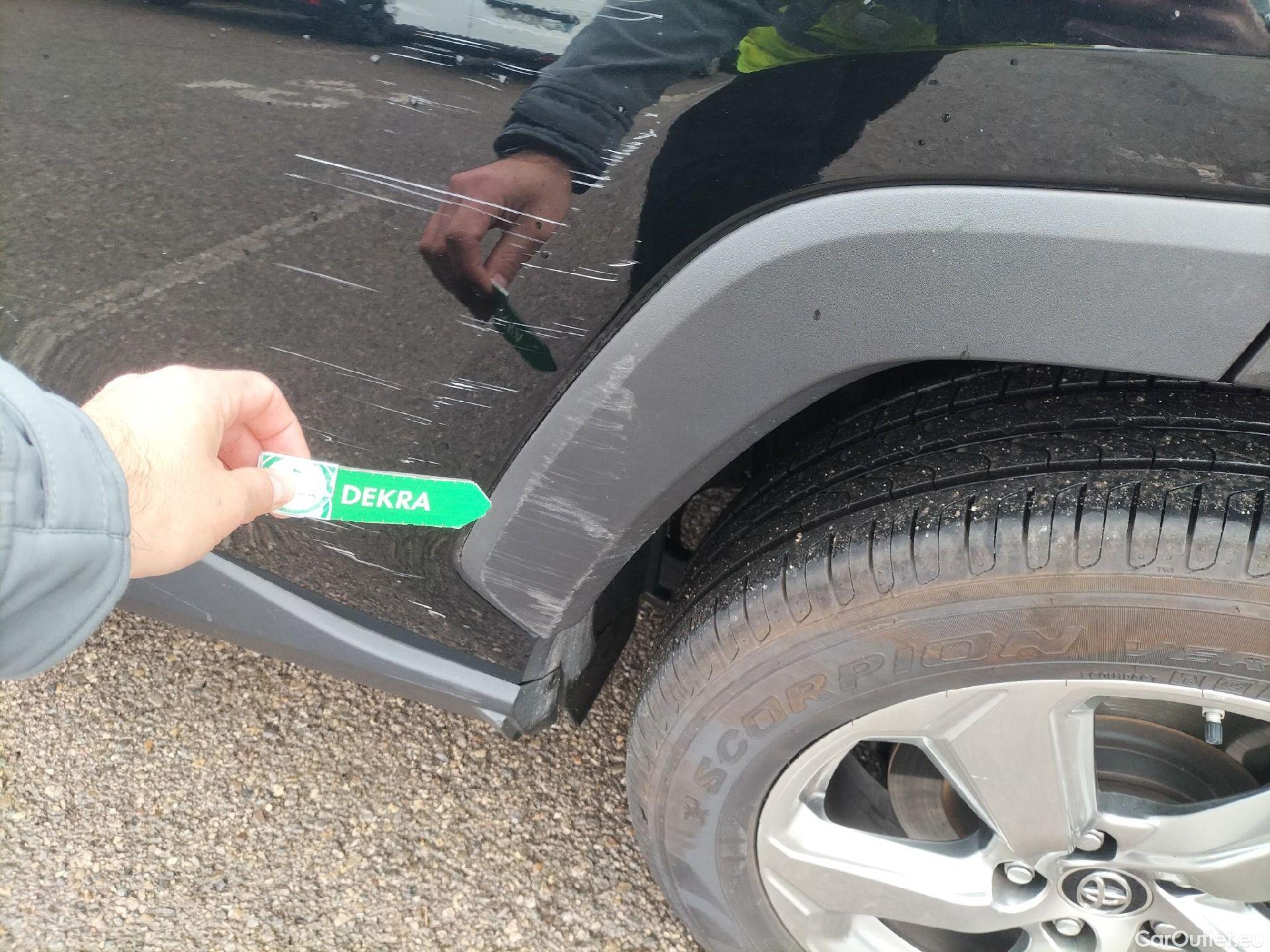  Toyota  RAV4 TOYOTA  / 2018 / 5P / todoterreno 2.5l 220H Advance 4WD #29