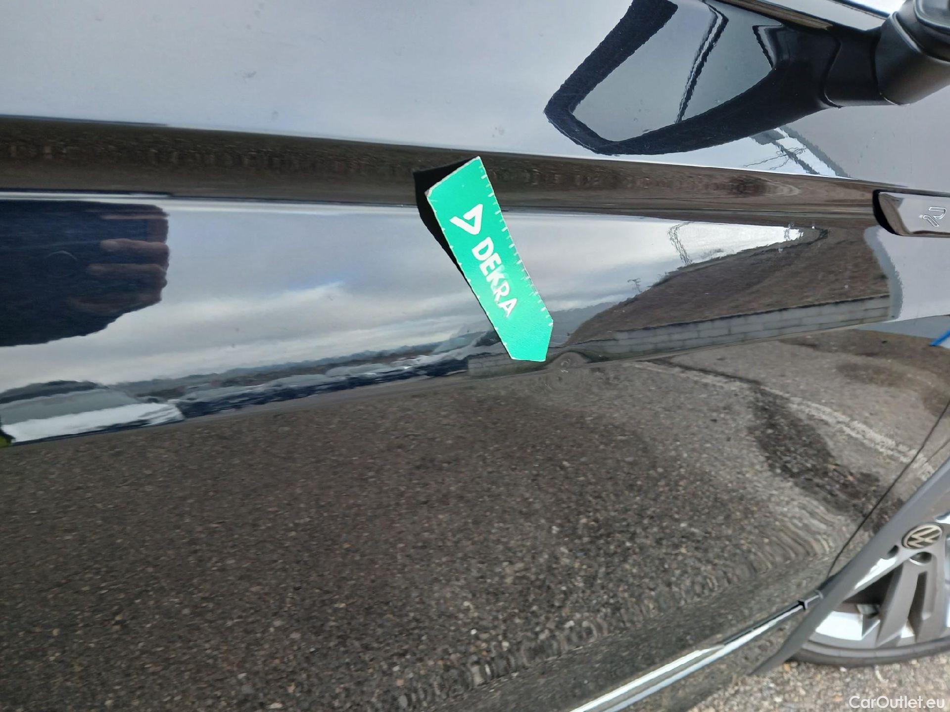  Volkswagen  Tiguan VOLKSWAGEN  / 2020 / 5P / todoterreno R-Line 2.0 TDI 110kW (150CV) DSG #25