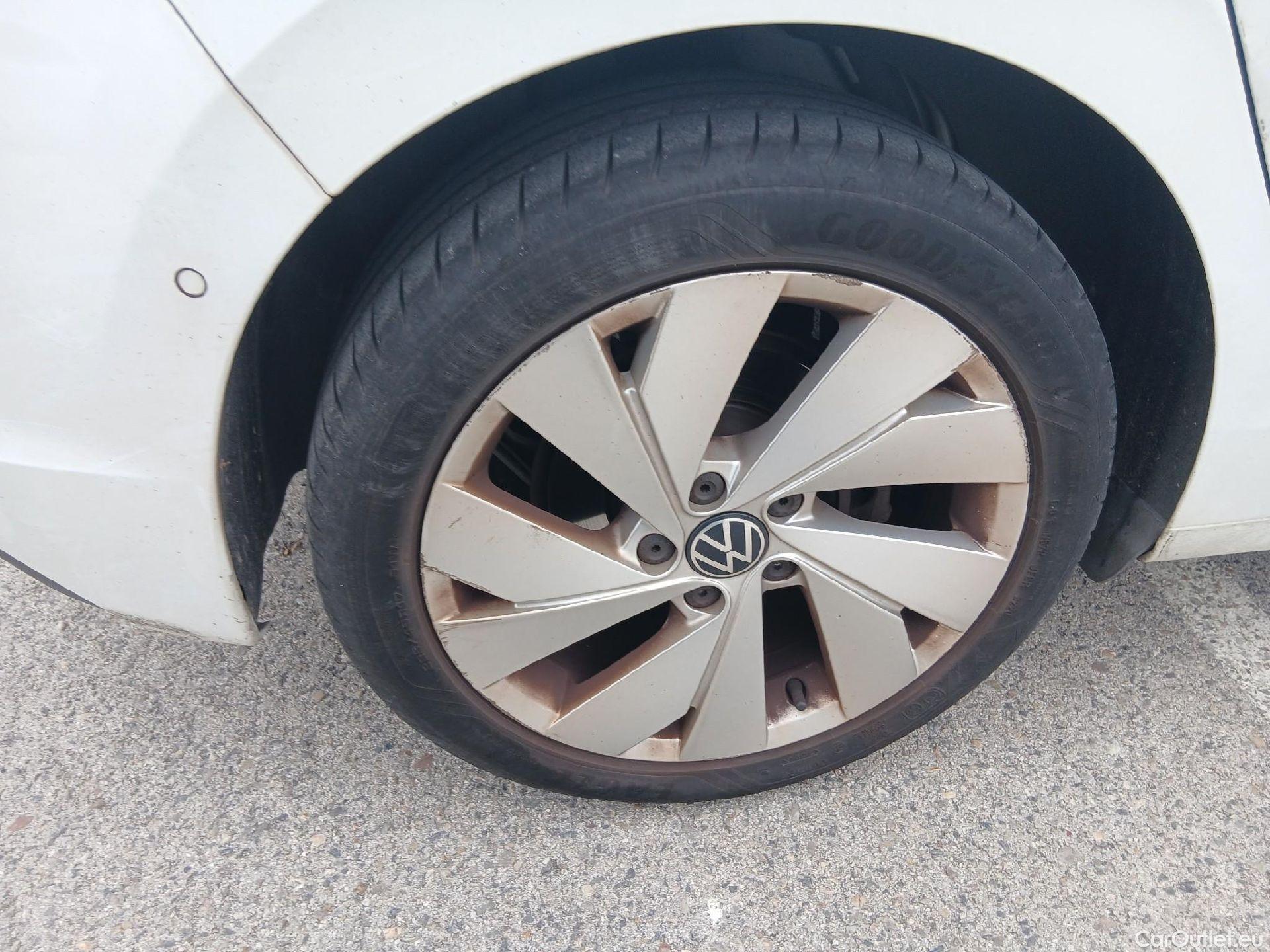  Volkswagen  Golf  VOLKSWAGEN / 2020 / 5P / berlina con portón Style 1.5 eTSI 110kW (150CV) DSG #30